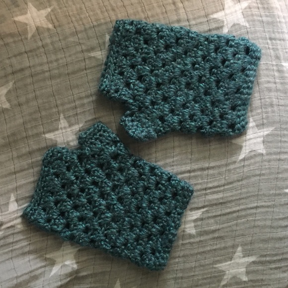 Dark Green Handmade Handwarmers - Picture 1 of 1